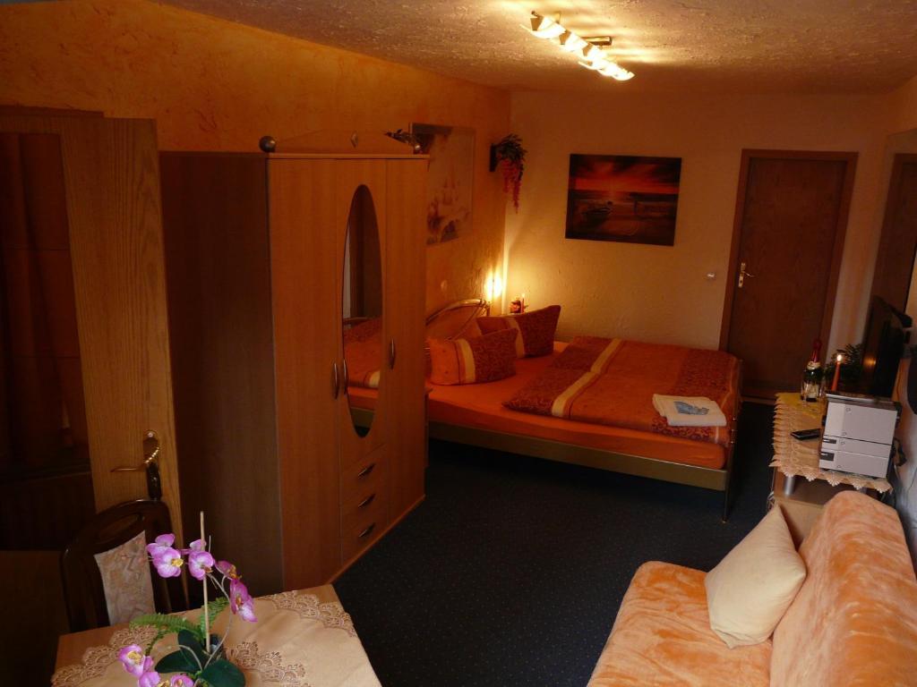 Pension Hollyday Ahrensfelde Rum bild